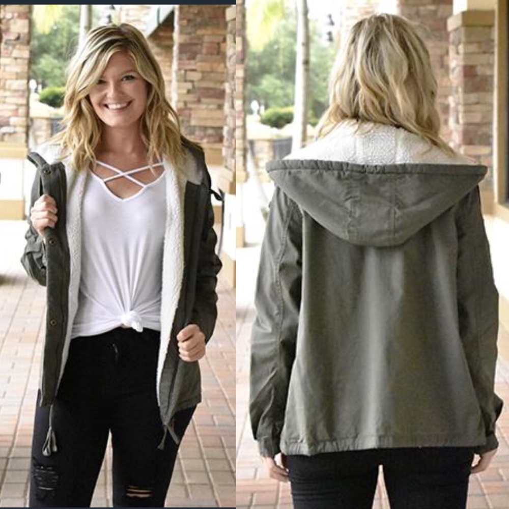 🚨 only 1 SMALL LEFT 😱Army Green Hooded Jacket - Picture 3 of 3