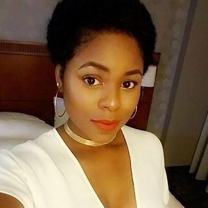 Meet your Posher, Brittni