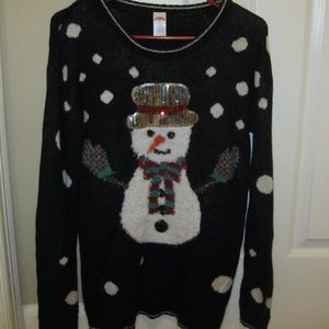 UGLY CHRISTMAS SWEATER