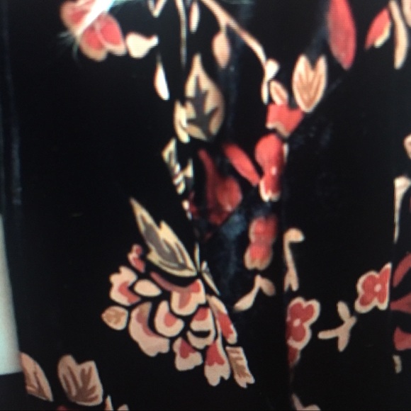 1 Medium left!! Price firm Black Velvet Kimono - Picture 4 of 4