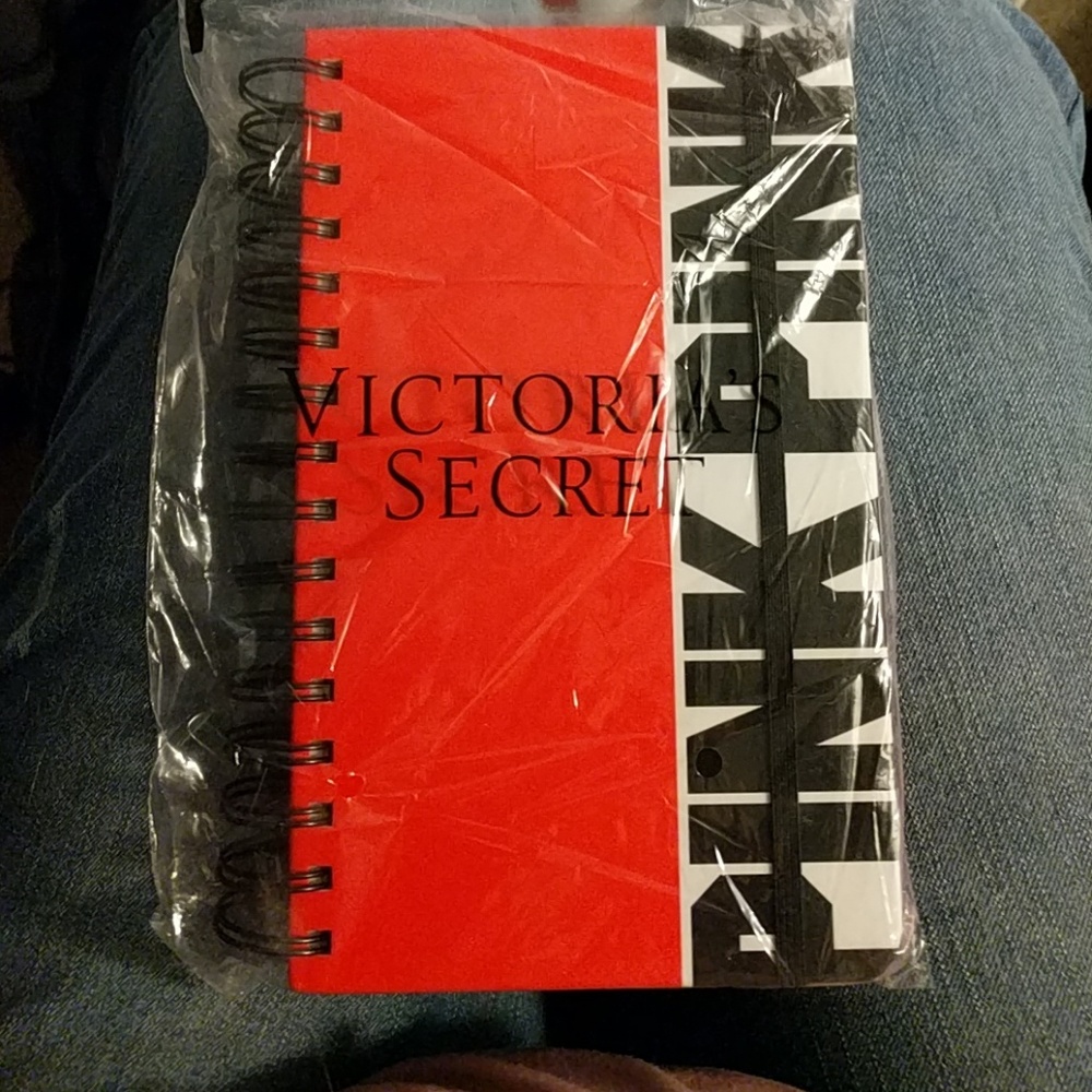 Pink Victoria's Secret 2017-2018 Planner