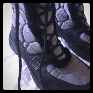 Ugg snow boots women's size 9