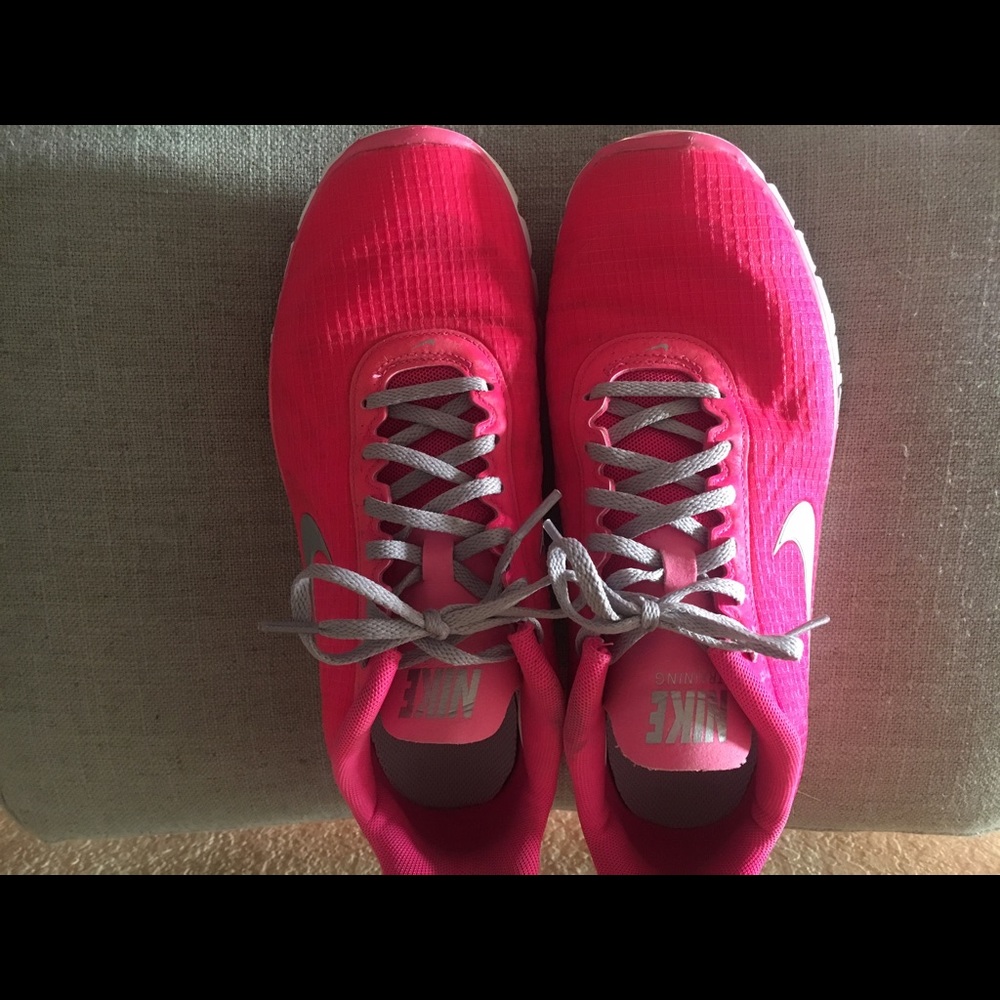 Nike shoes size 8