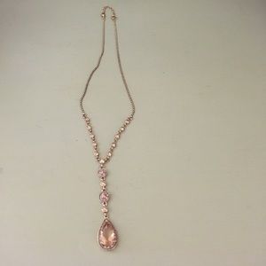 Gold and topaz pendent necklace