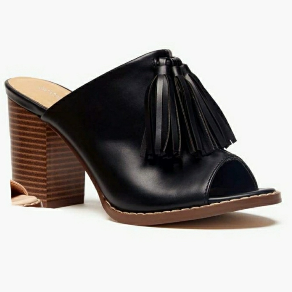 Sociology Black Tassel Heel Slides