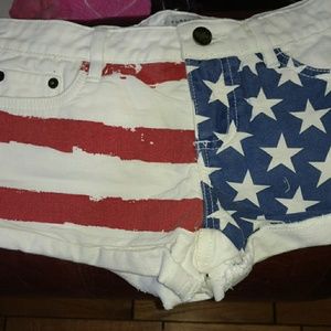 Flag shorts