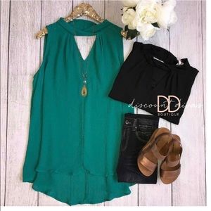 Umgee Sleeveless Tunic with keyhole in front