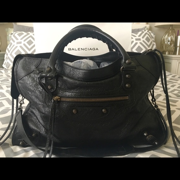 Balenciaga - Picture 3 of 8