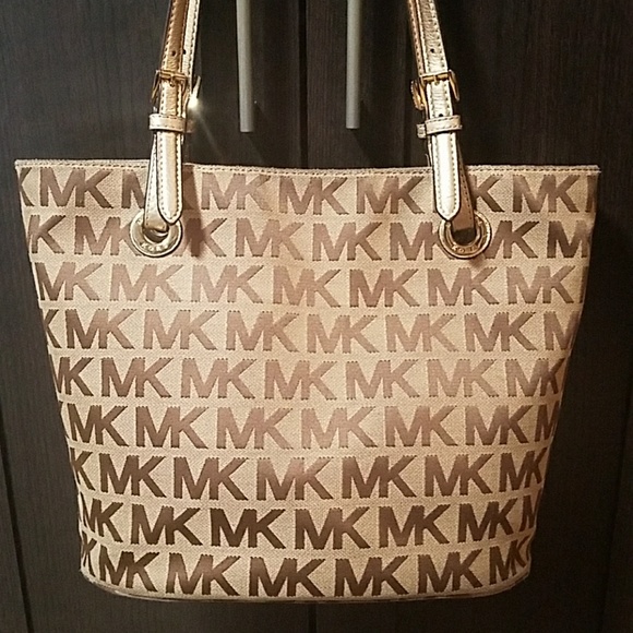 MK tan/brown medium size tote w gold straps - Picture 2 of 8