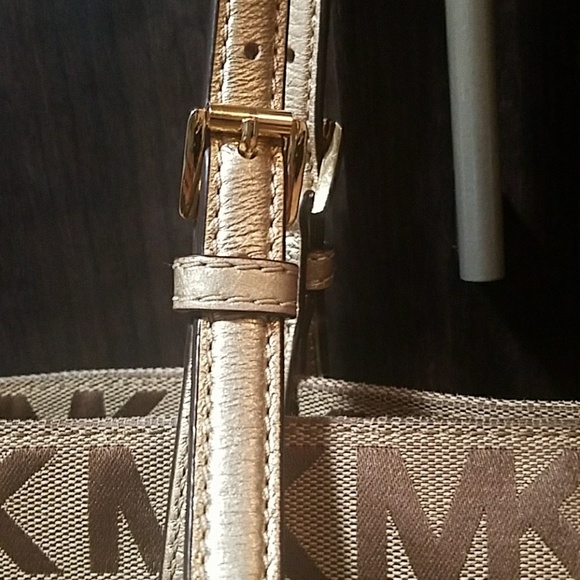 MK tan/brown medium size tote w gold straps - Picture 3 of 8