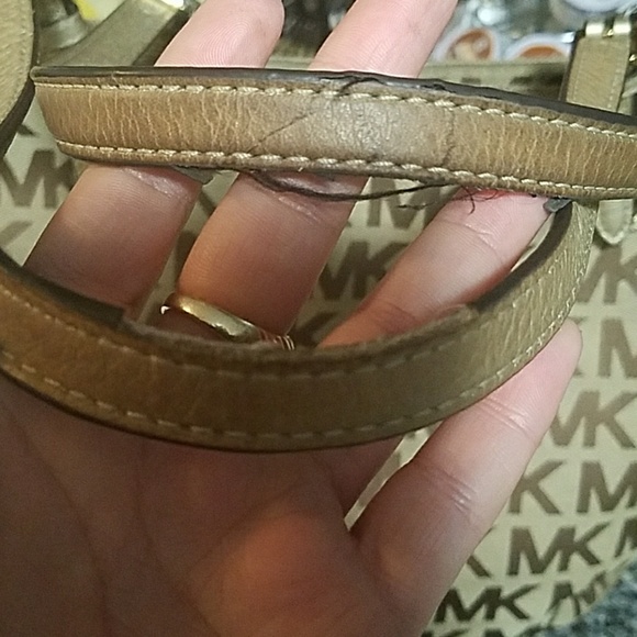 MK tan/brown medium size tote w gold straps - Picture 6 of 8