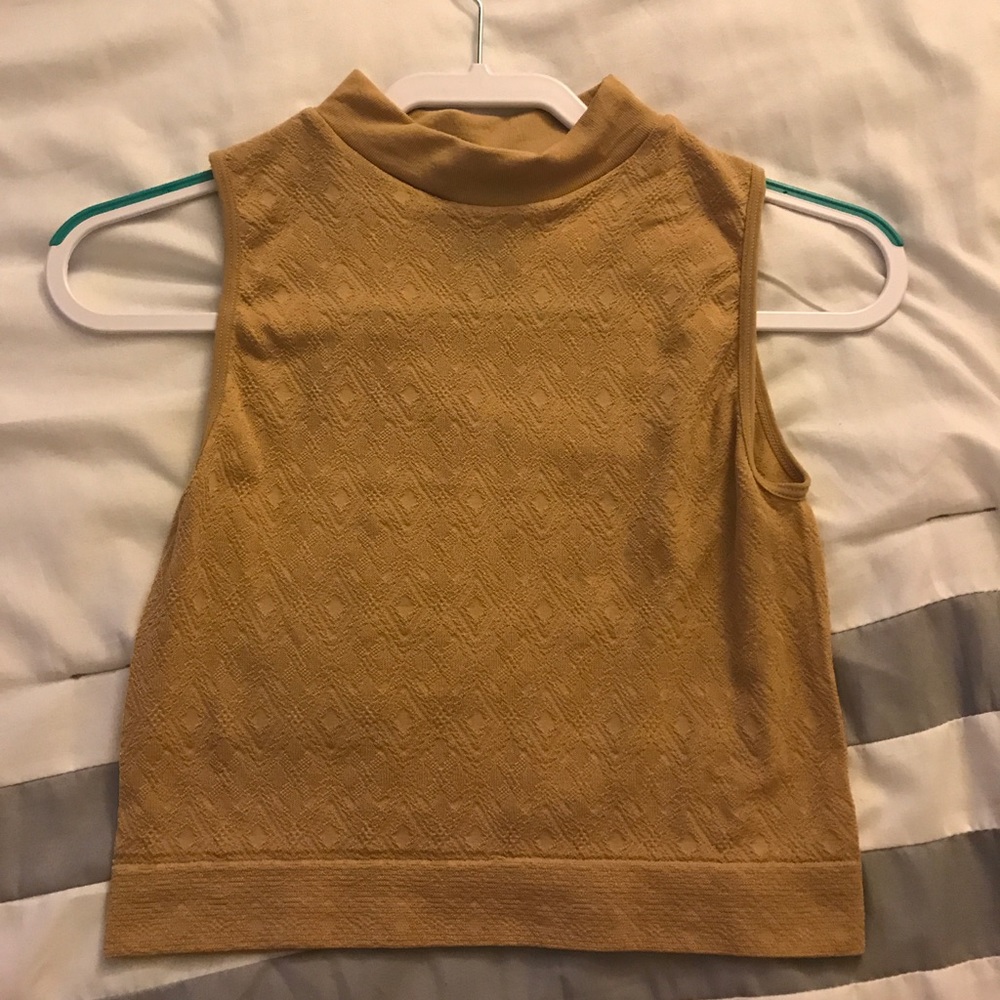 Cropped ribbed tank top