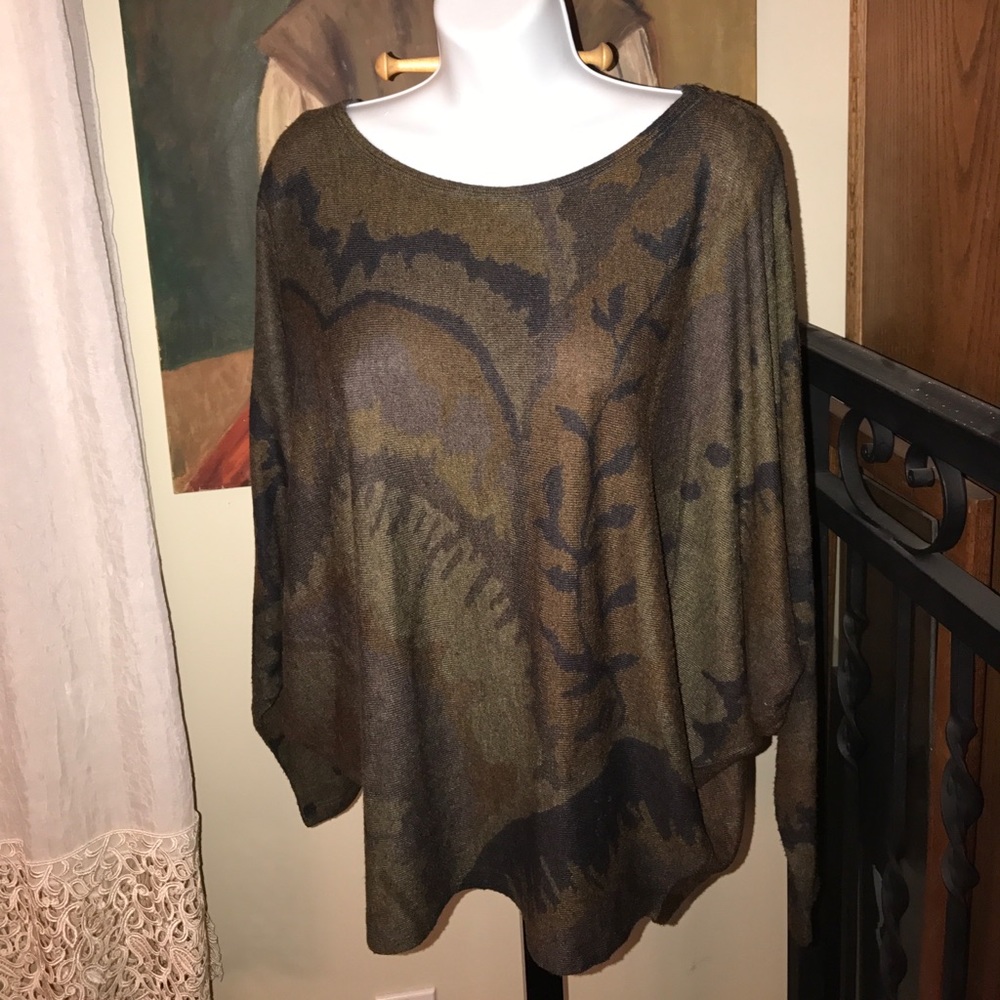 American Twist bat wing top S