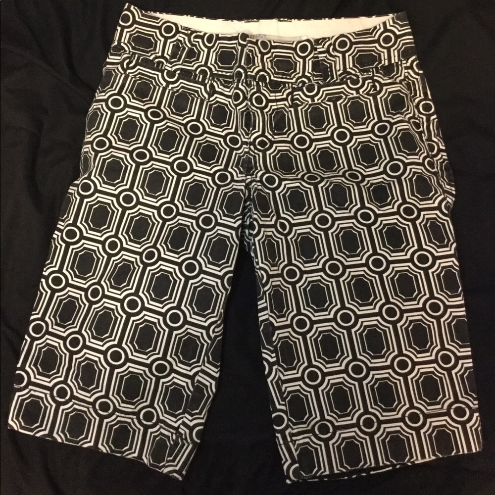 Bermuda shorts - Mid Rise