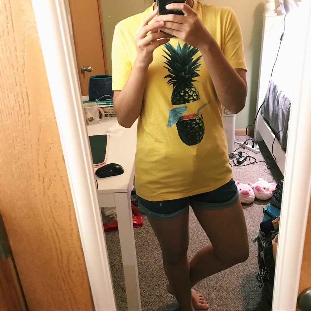 AEROPOSTALE pineapple t-shirt
