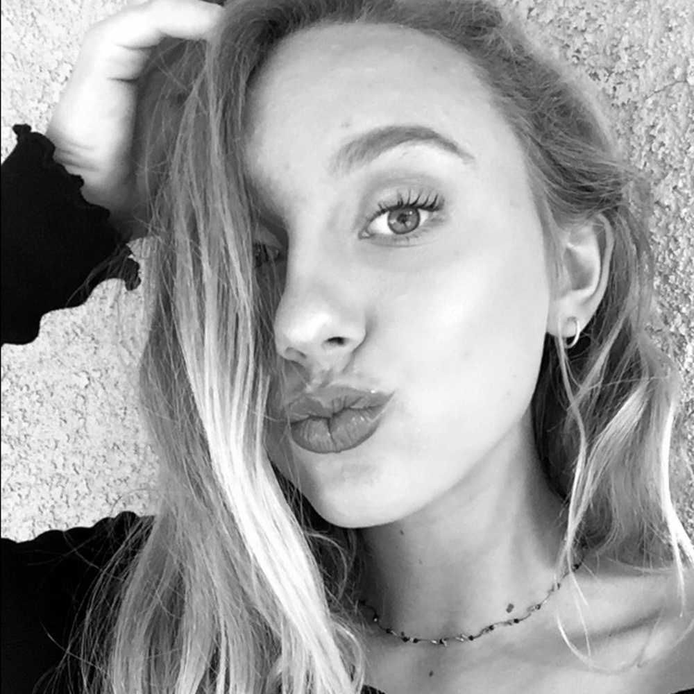 Meet your Posher, Anya