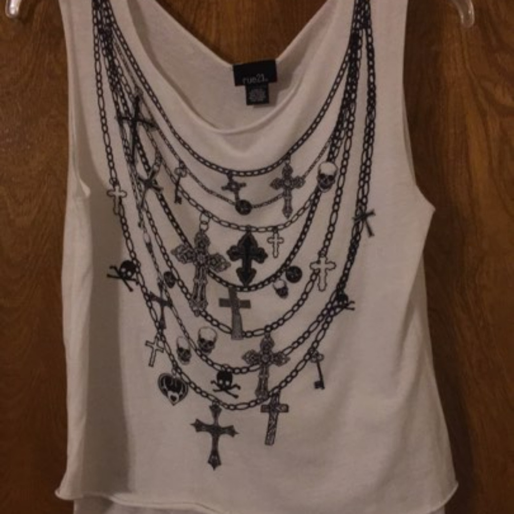 Rue 21 shirt size small