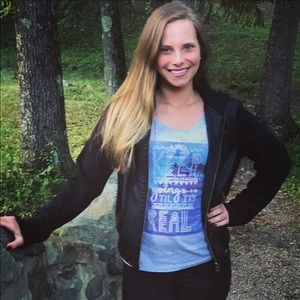 Meet your Posher, Marissa