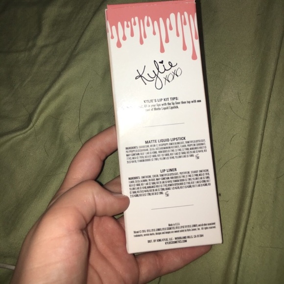Authentic Kylie Lip Kit in the shade apricot! - Picture 2 of 4
