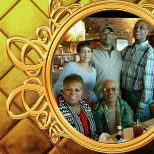 Meet your Posher, Gloria