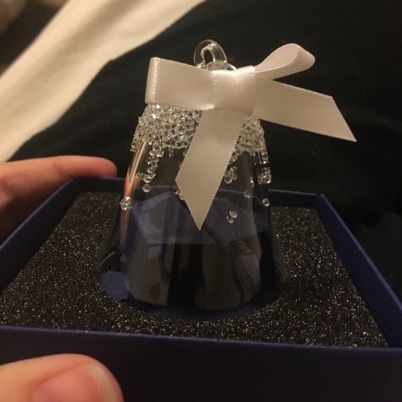 Sold!!!! Swarovski ๐ bell ornament - Picture 3 of 3