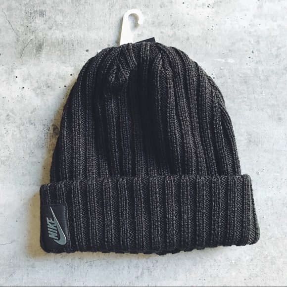 nikelab essentials beanie
