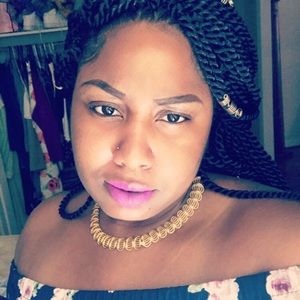 Meet your Posher, Tiara