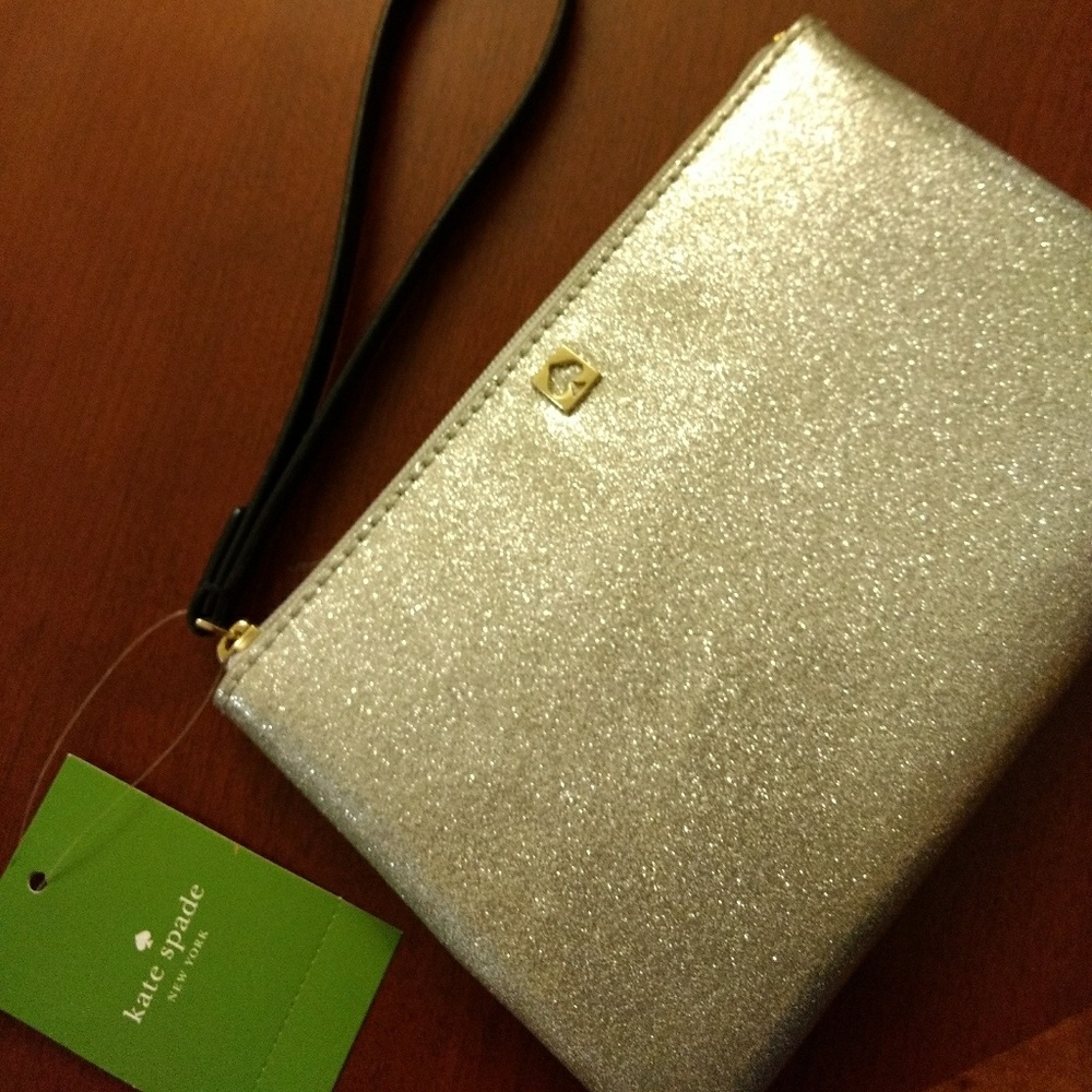 NWT New York Mavis Street Glitter Silver Wristlet