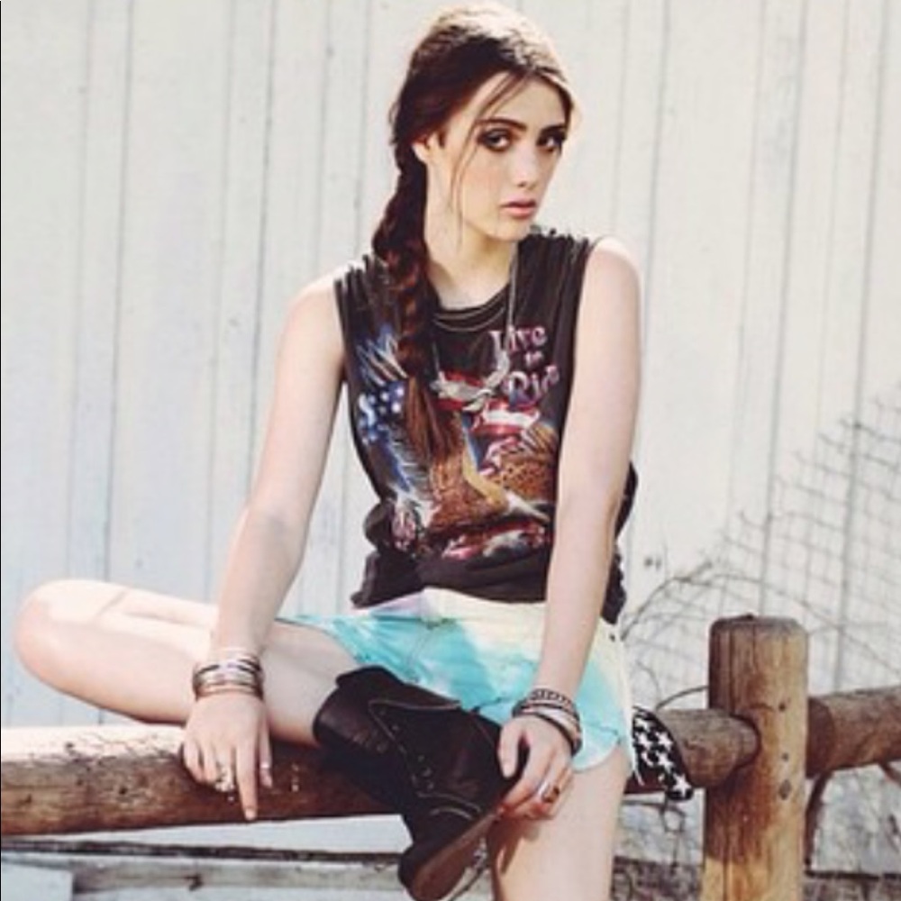 2 urban outfitters truly madly deeply tops