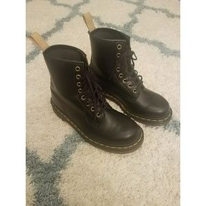 Dr. Martens VEGAN 1460 8 eye boot
