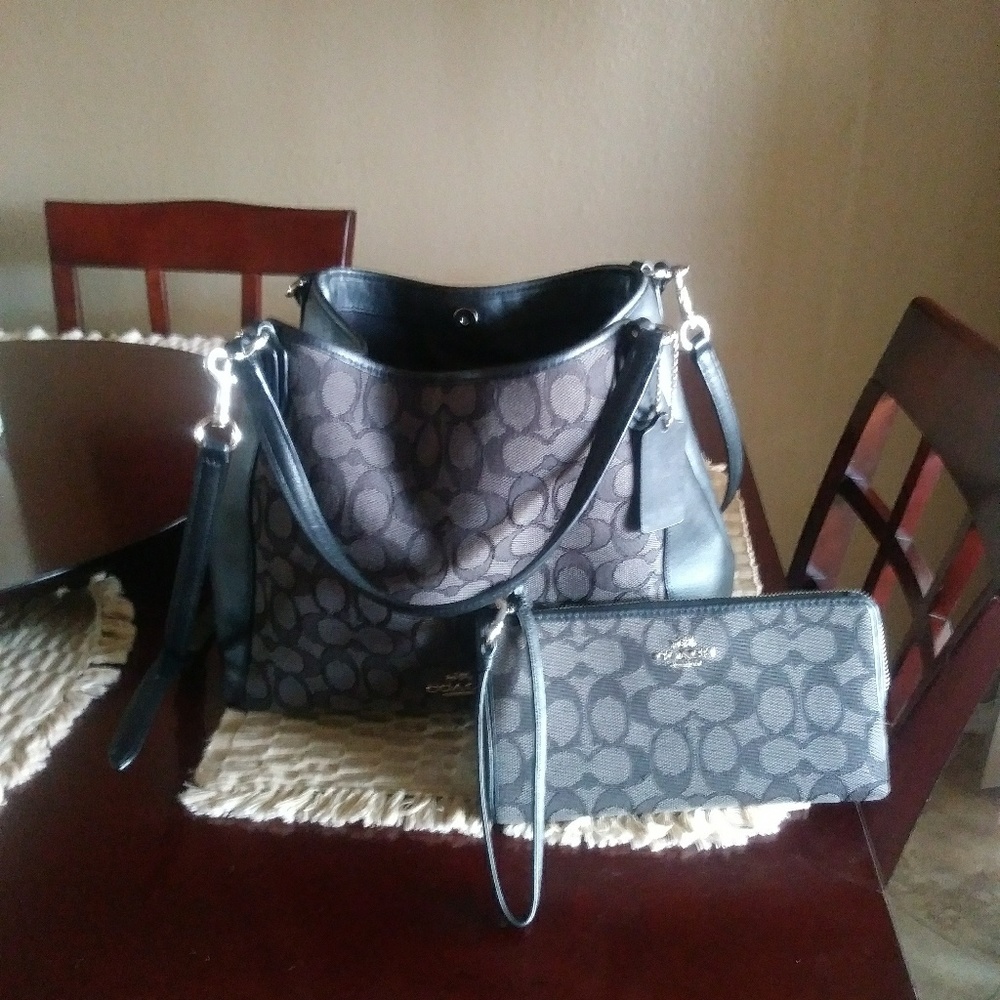 Authentic coach purse and wallet