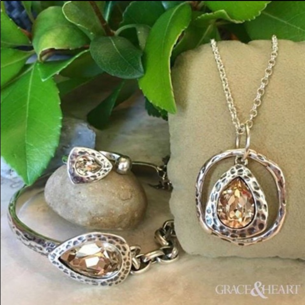 Grace &Heart aura pendant and bracelet set*necklace chain NOT included