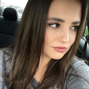 Meet your Posher, Abigail