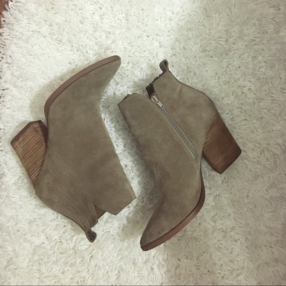 GUESS BOOTIES - Picture 2 of 7