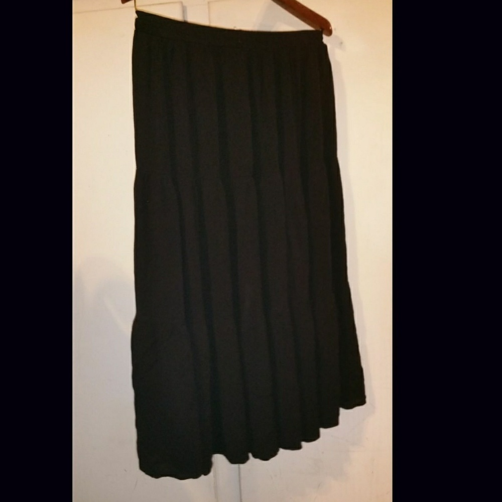 Skirt - Picture 3 of 3