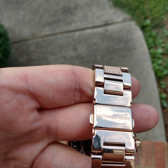 Women's Michael Kors watch - Picture 2 of 4