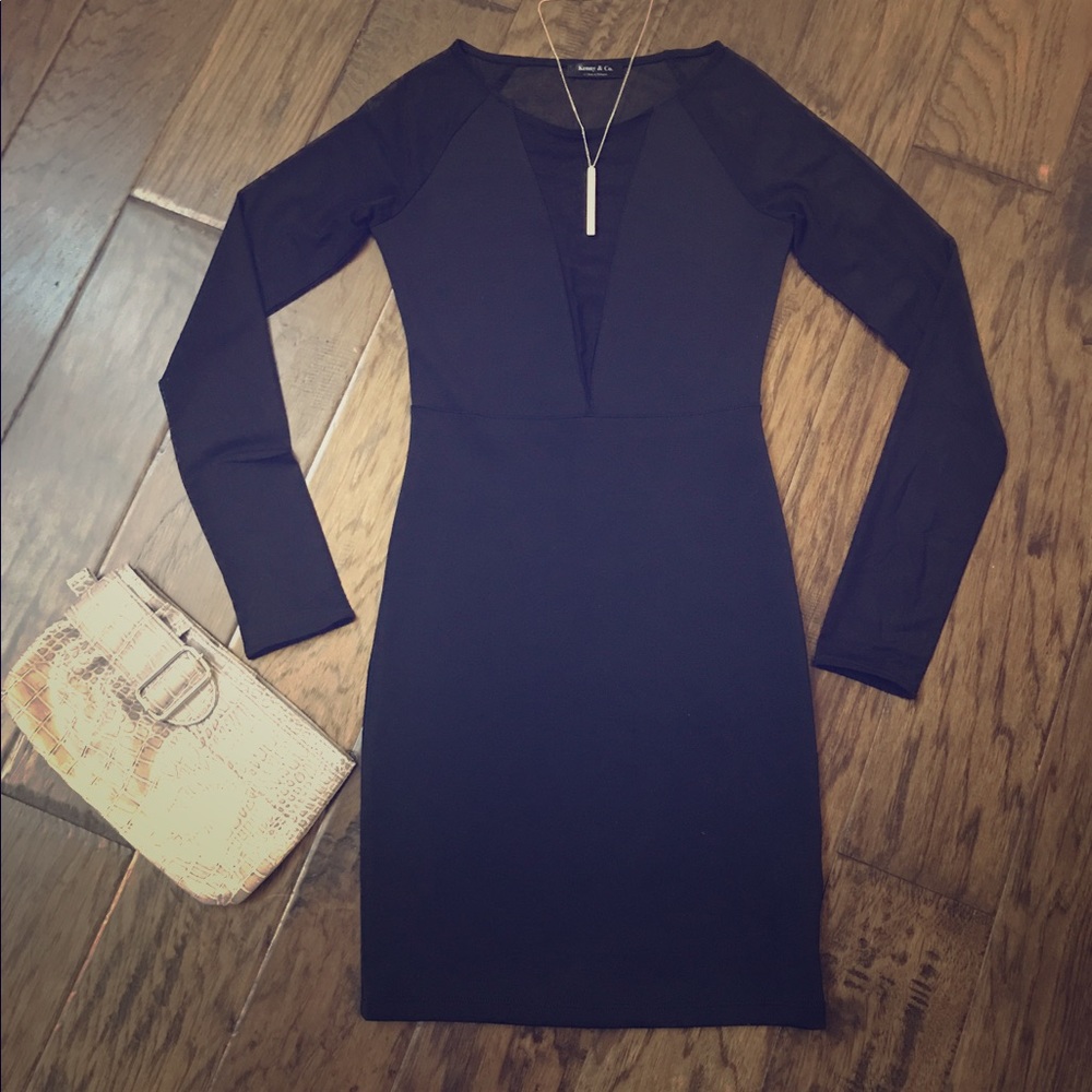NWOT 🎀 Black low cut bodycon mini dress 🎀