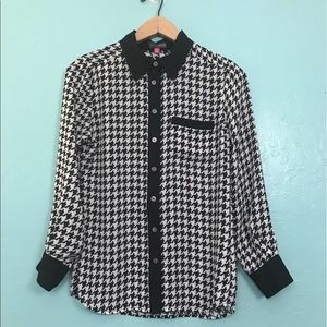Vince Camuto Longsleeves Houndstooth Top Petite