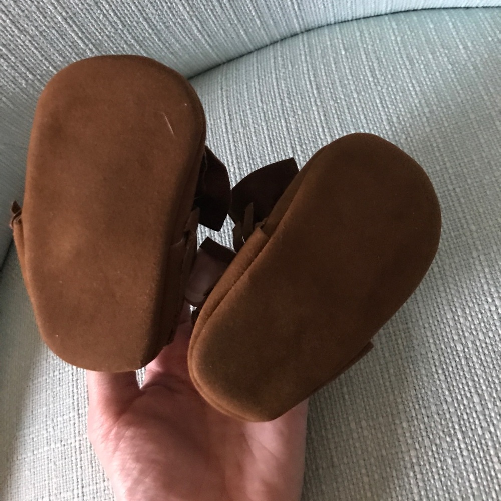 {•Infant Bow Moccasins•} - Picture 4 of 6