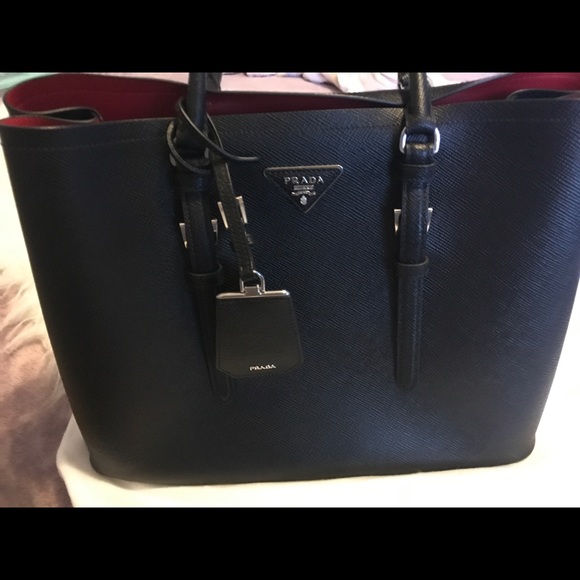 Prada Saffiano cuir - Picture 3 of 7