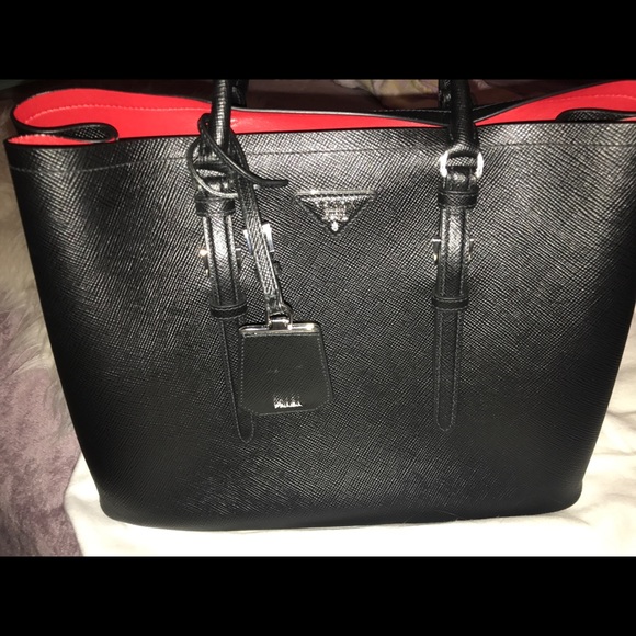 Prada Saffiano cuir - Picture 4 of 7