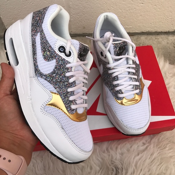 NIKE WOMENS AUTHENTIC AIR MAX Sz 7.5 New - Picture 2 of 7