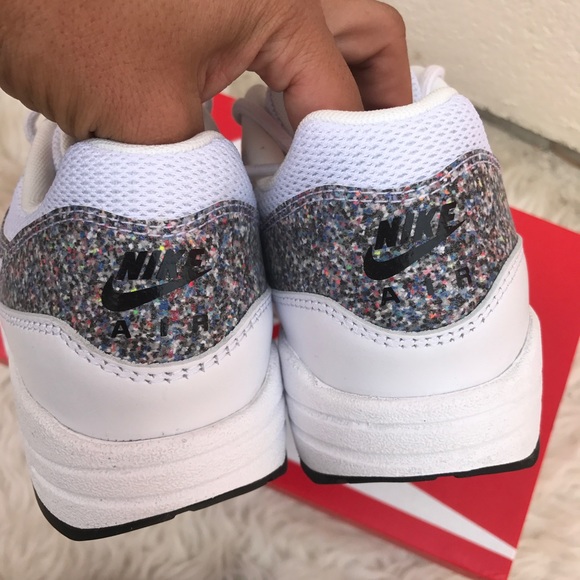 NIKE WOMENS AUTHENTIC AIR MAX Sz 7.5 New - Picture 3 of 7