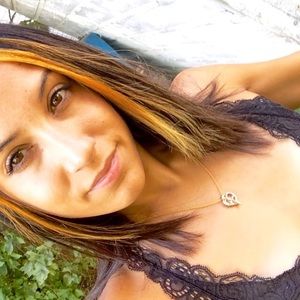 Meet your Posher, Ariana