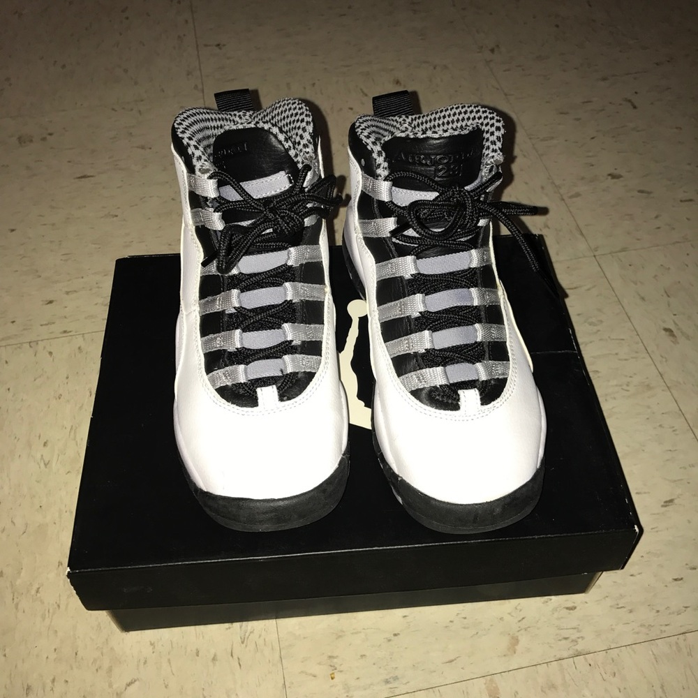 NIKE Air Jordan 10 Boys Sz 4