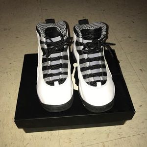 NIKE Air Jordan 10 Boys Sz 4