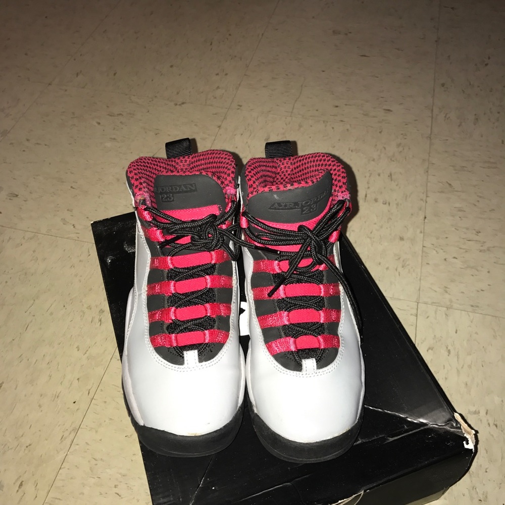 NIKE Air Jordan 10 Boys Sz 4.. Blk, Grey, Red