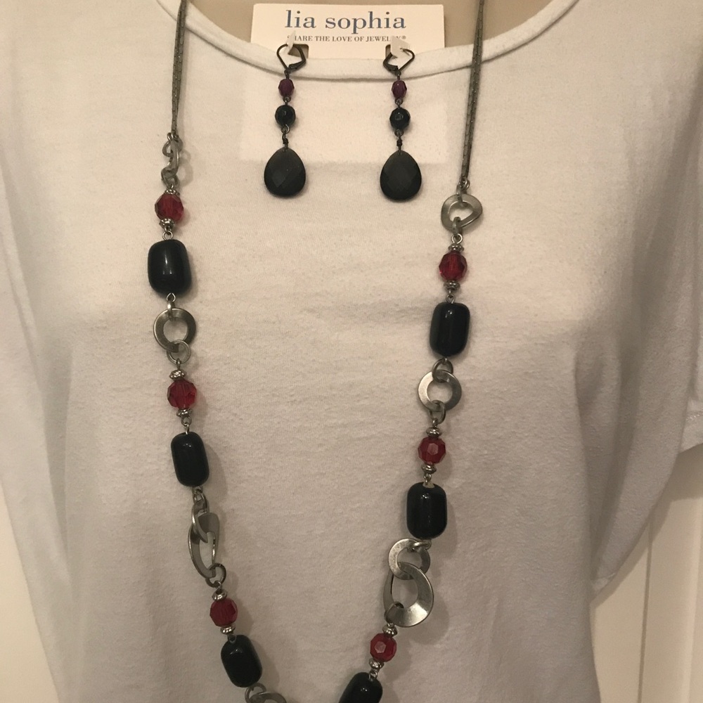 lia sophia necklace and earrings.