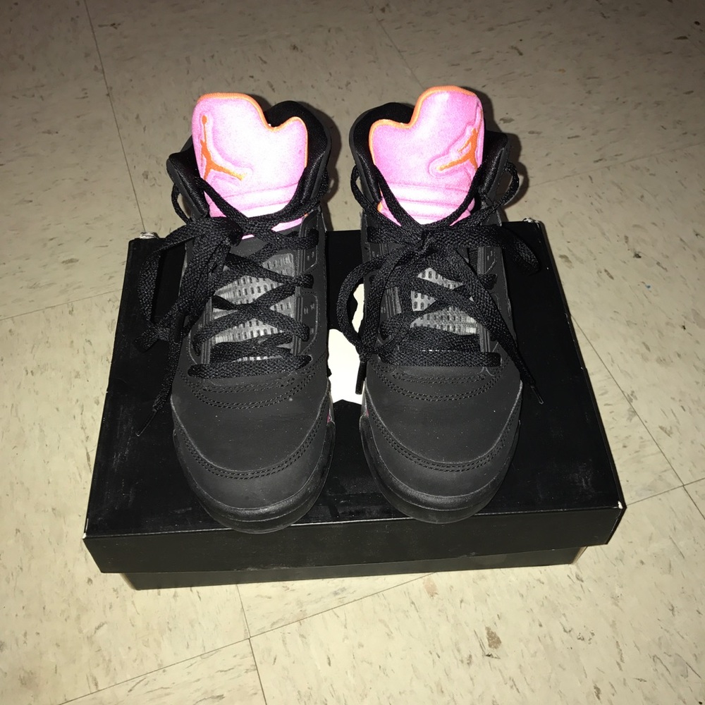 Jordan Retro 5 Boys Sz 3.5 .. Black, Pink, Orange