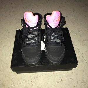 Jordan Retro 5 Boys Sz 3.5 .. Black, Pink, Orange